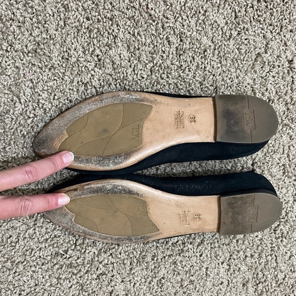 Attilio Giusti Leombruni AGL Black Pointy Toe Suede Ballet Flats - Picture 4 of 9